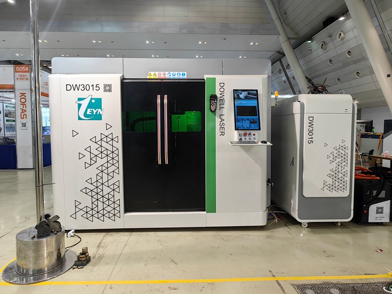Machine de découpe laser à fibre CNC 3015