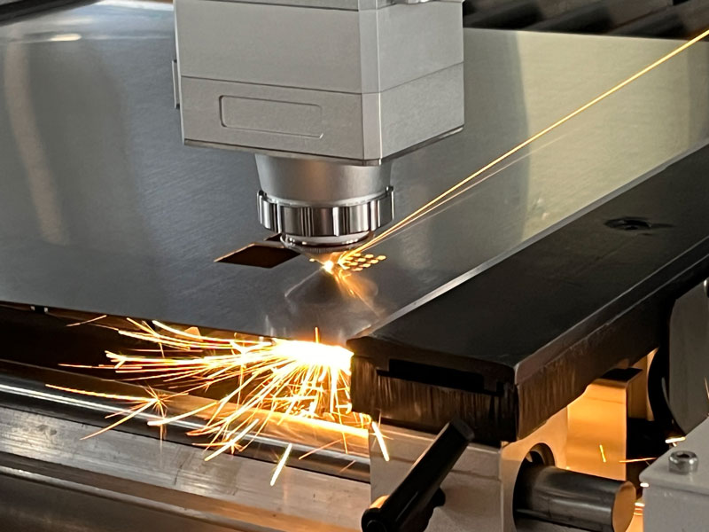 fiber laser cutting