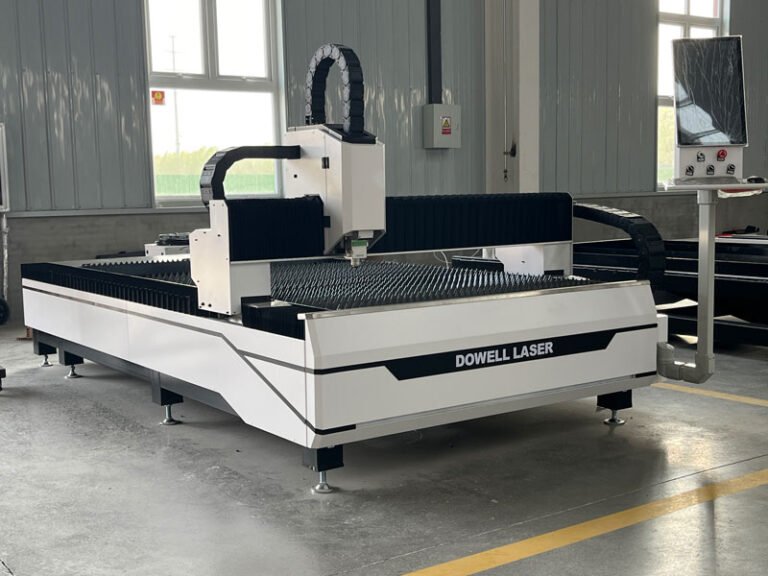 Macchina da taglio laser in fibra CNC 3015